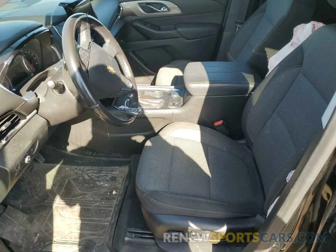 7 Photograph of a damaged car 1GNEVGKW3KJ159911 CHEVROLET TRAVERSE 2019