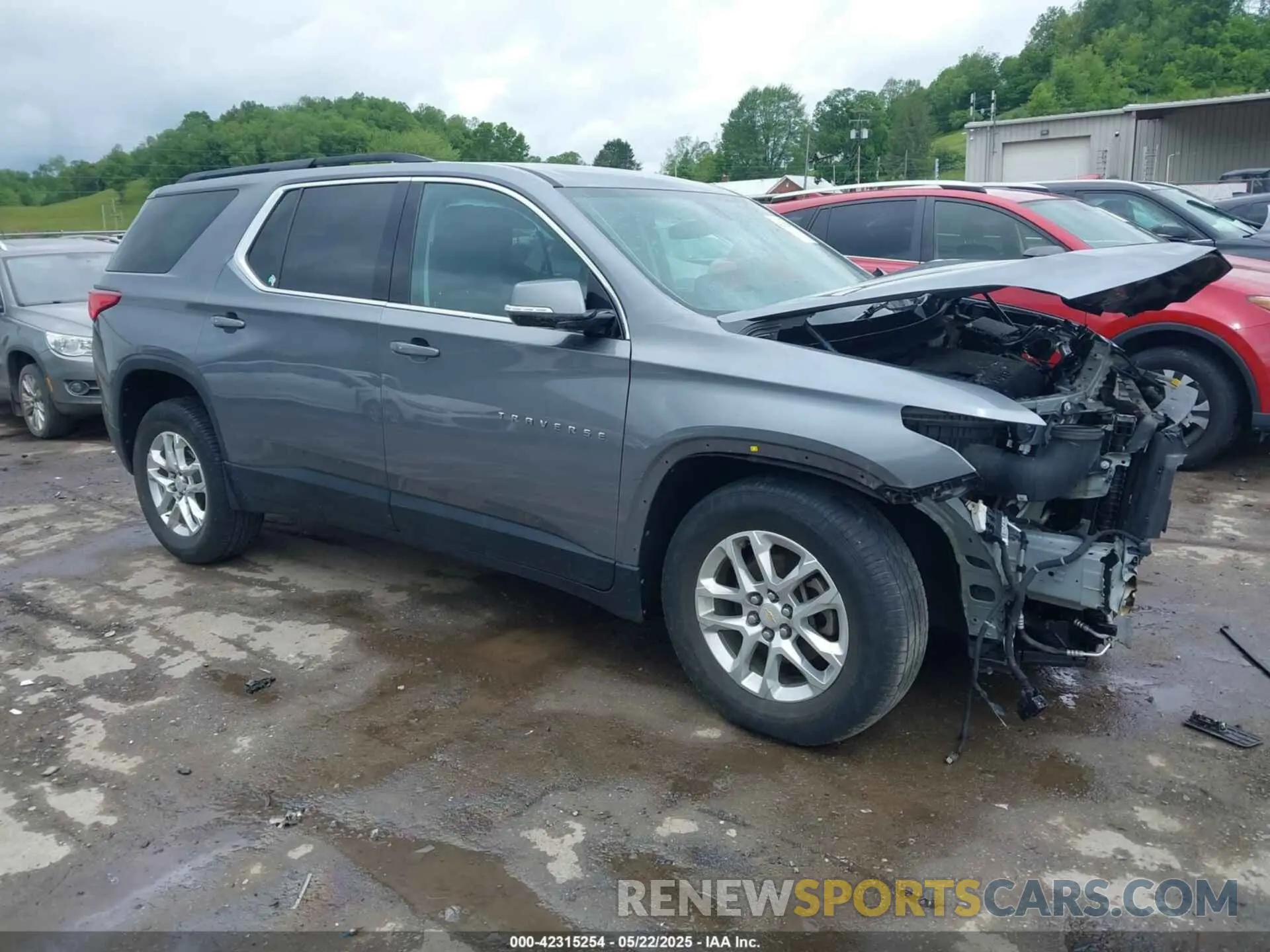 1 Photograph of a damaged car 1GNEVGKW3KJ283130 CHEVROLET TRAVERSE 2019