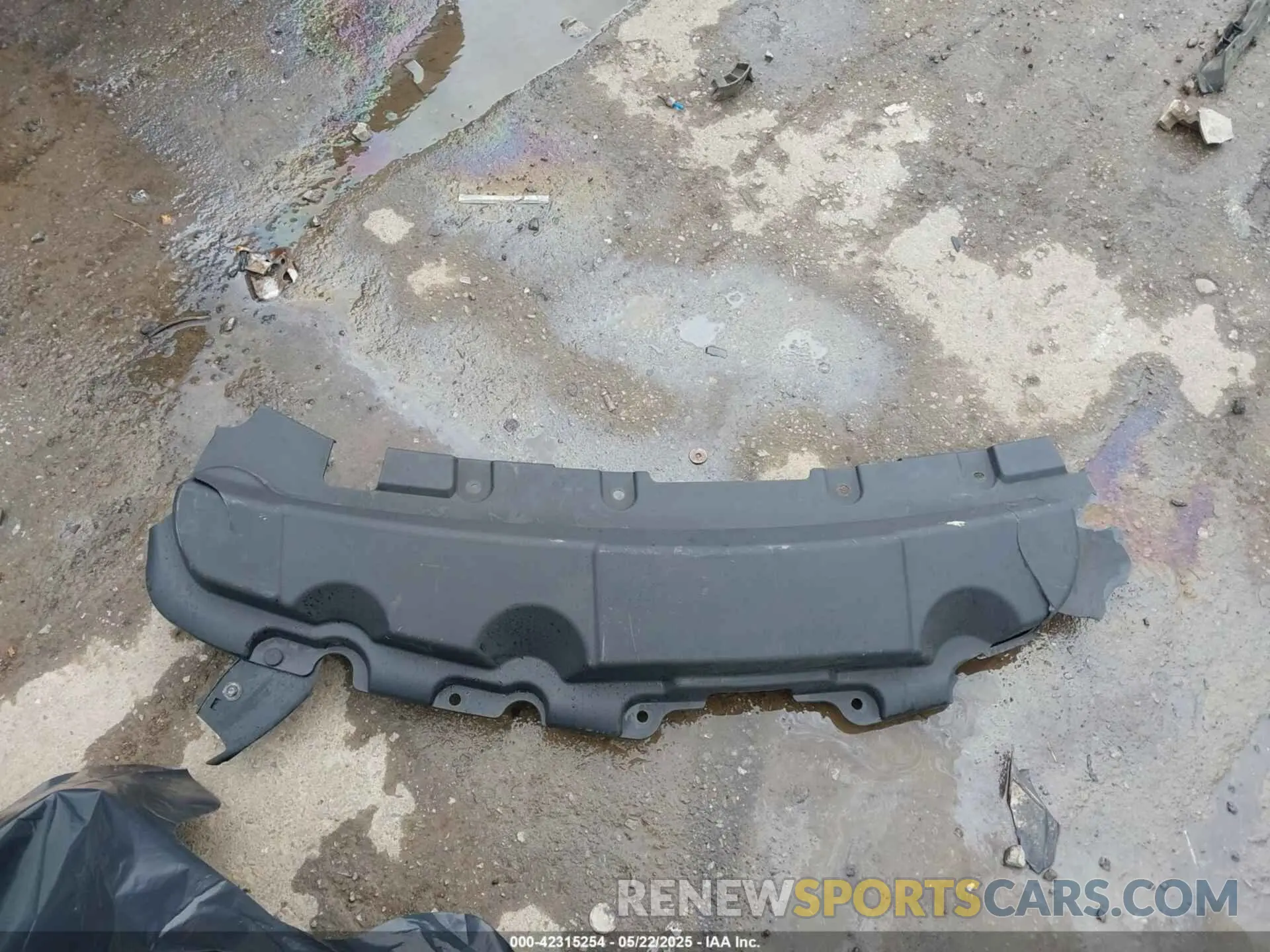 12 Photograph of a damaged car 1GNEVGKW3KJ283130 CHEVROLET TRAVERSE 2019