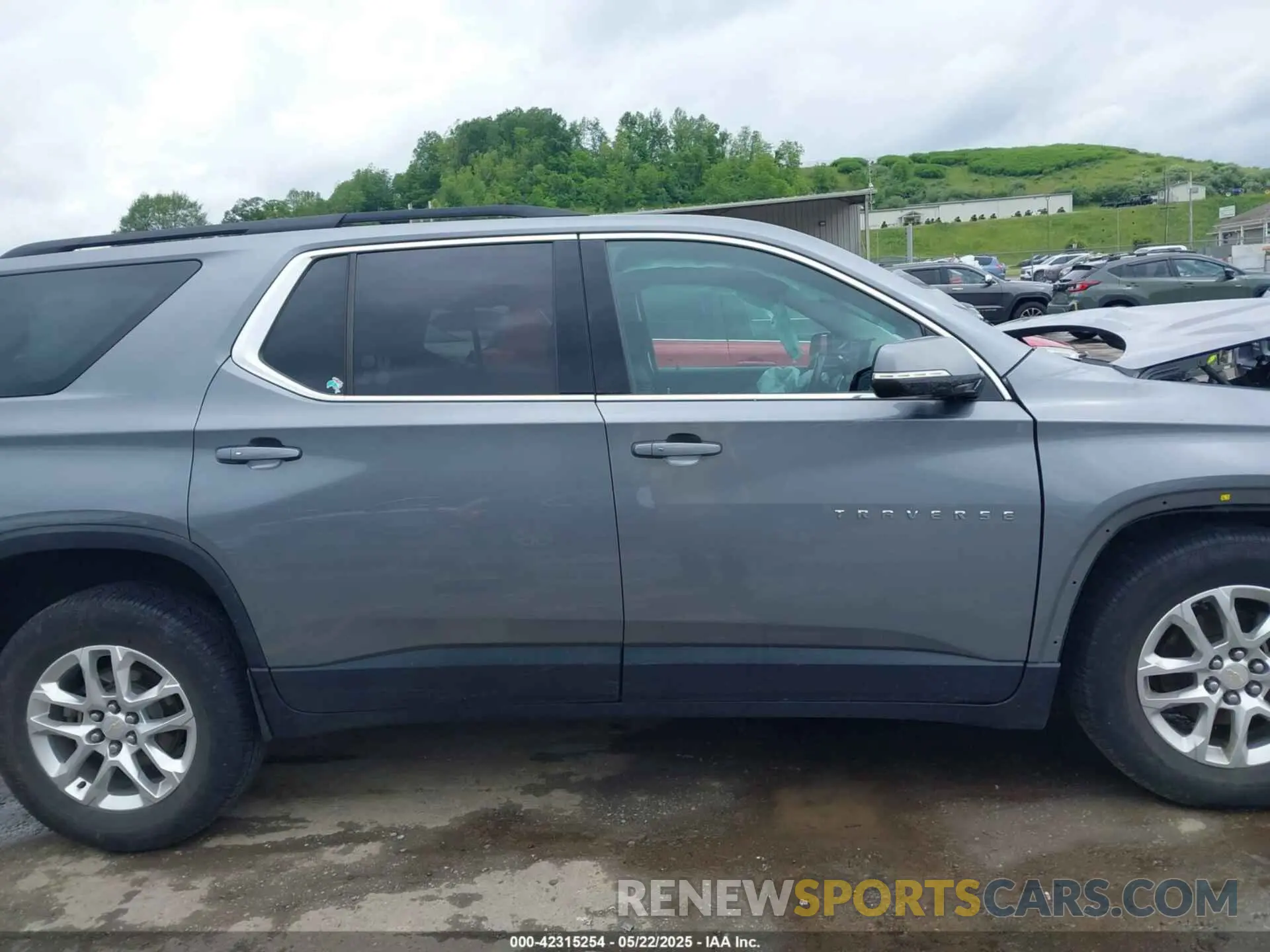 14 Photograph of a damaged car 1GNEVGKW3KJ283130 CHEVROLET TRAVERSE 2019