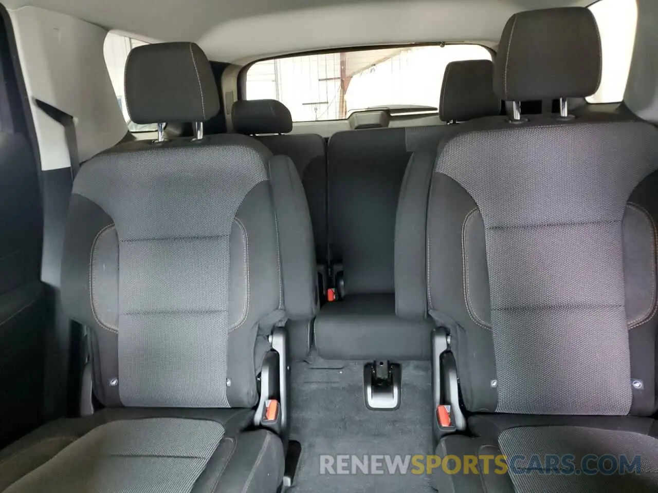 10 Photograph of a damaged car 1GNEVGKW4KJ114461 CHEVROLET TRAVERSE 2019