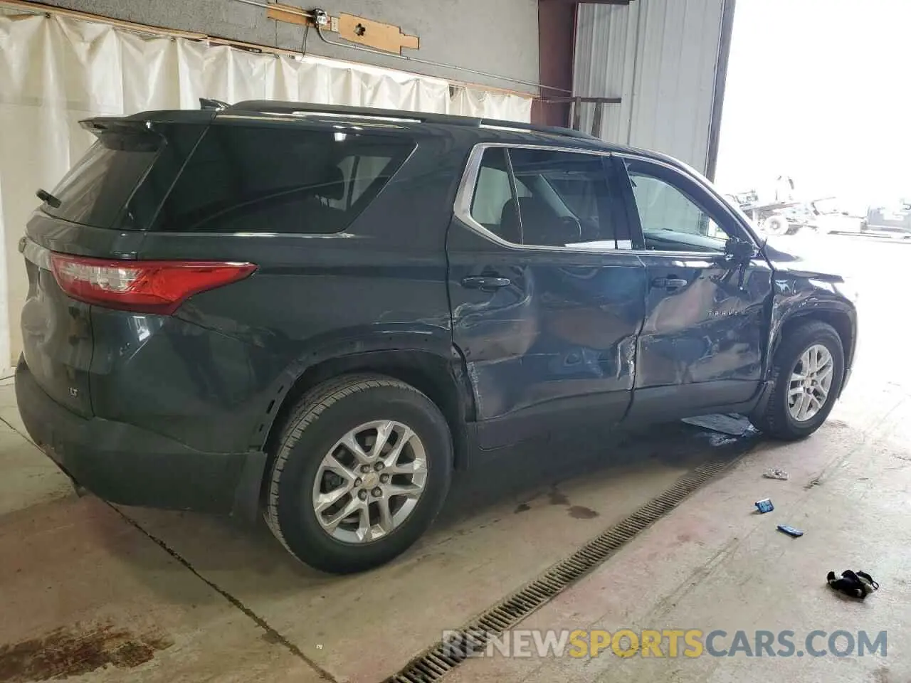 3 Photograph of a damaged car 1GNEVGKW4KJ114461 CHEVROLET TRAVERSE 2019