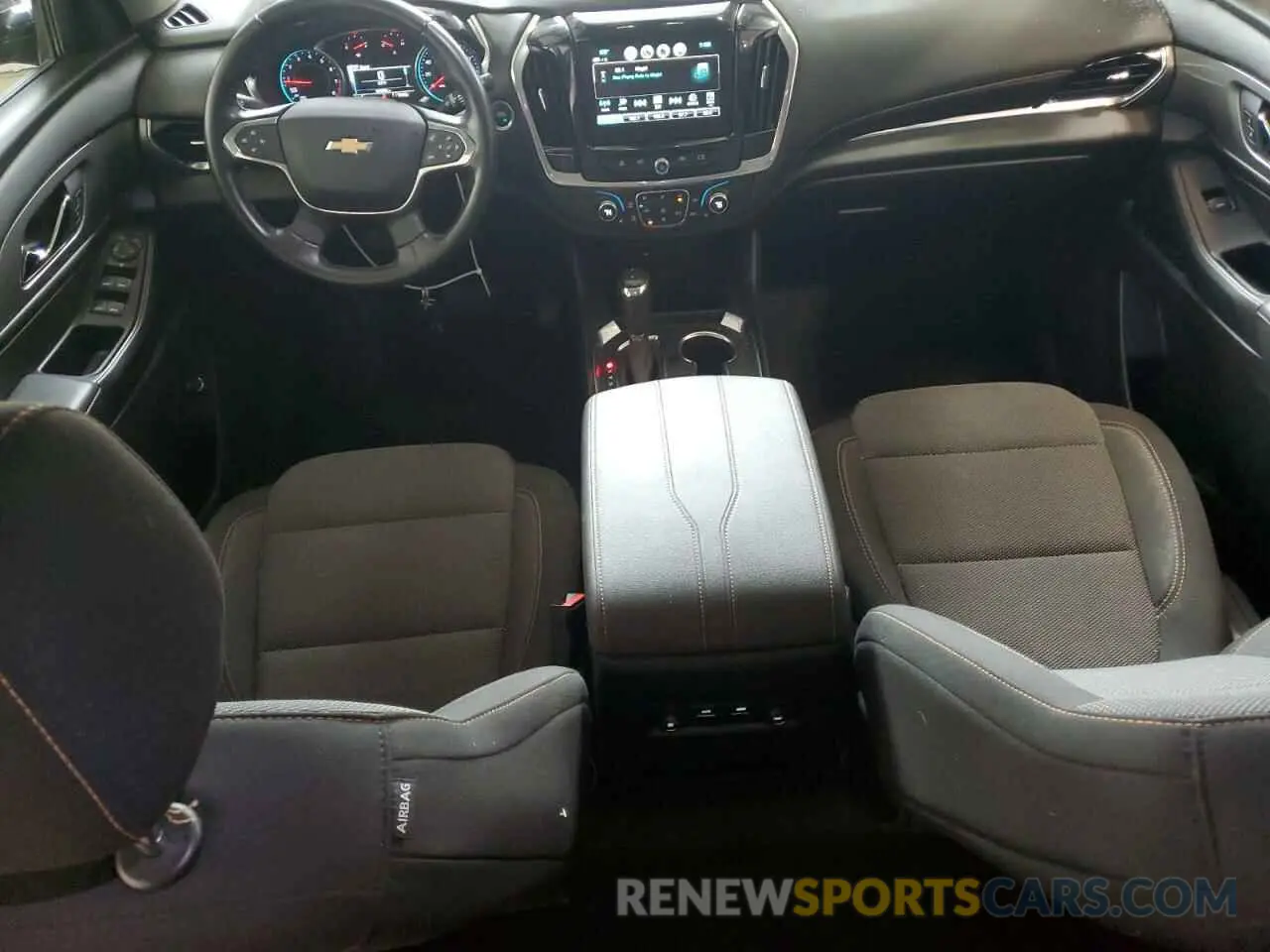 8 Photograph of a damaged car 1GNEVGKW4KJ114461 CHEVROLET TRAVERSE 2019