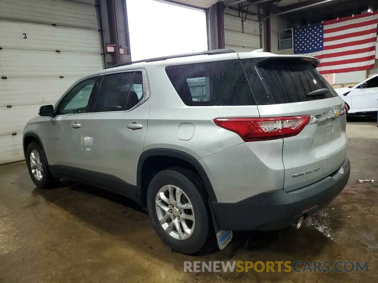 2 Фотография поврежденного автомобиля 1GNEVGKW4KJ149713 CHEVROLET TRAVERSE 2019