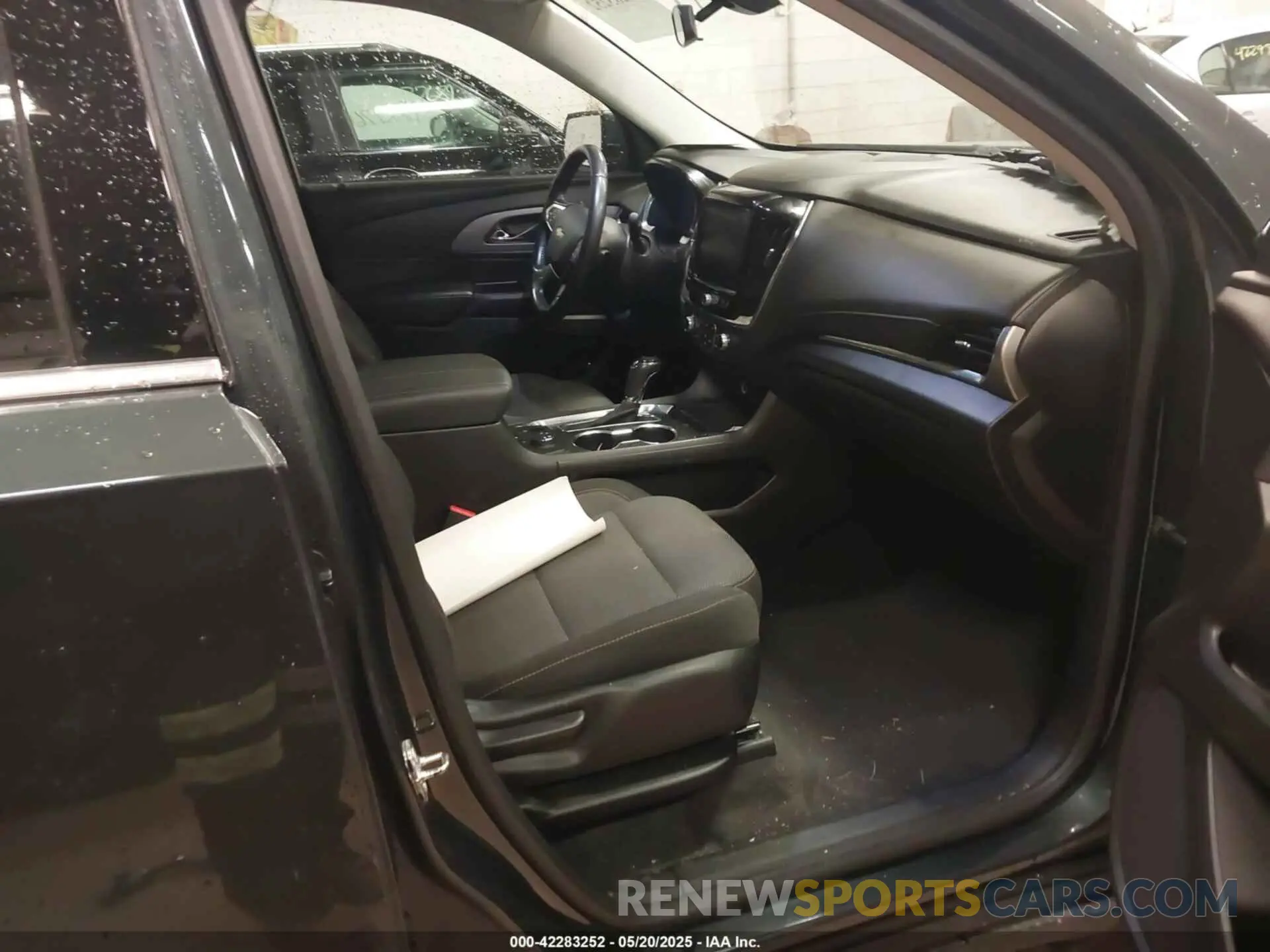 5 Фотография поврежденного автомобиля 1GNEVGKW5KJ105431 CHEVROLET TRAVERSE 2019