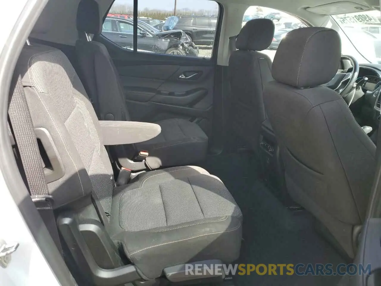 11 Photograph of a damaged car 1GNEVGKW7KJ288976 CHEVROLET TRAVERSE 2019