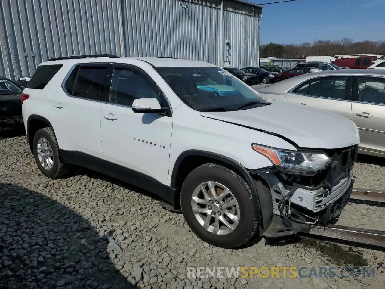4 Photograph of a damaged car 1GNEVGKW7KJ288976 CHEVROLET TRAVERSE 2019