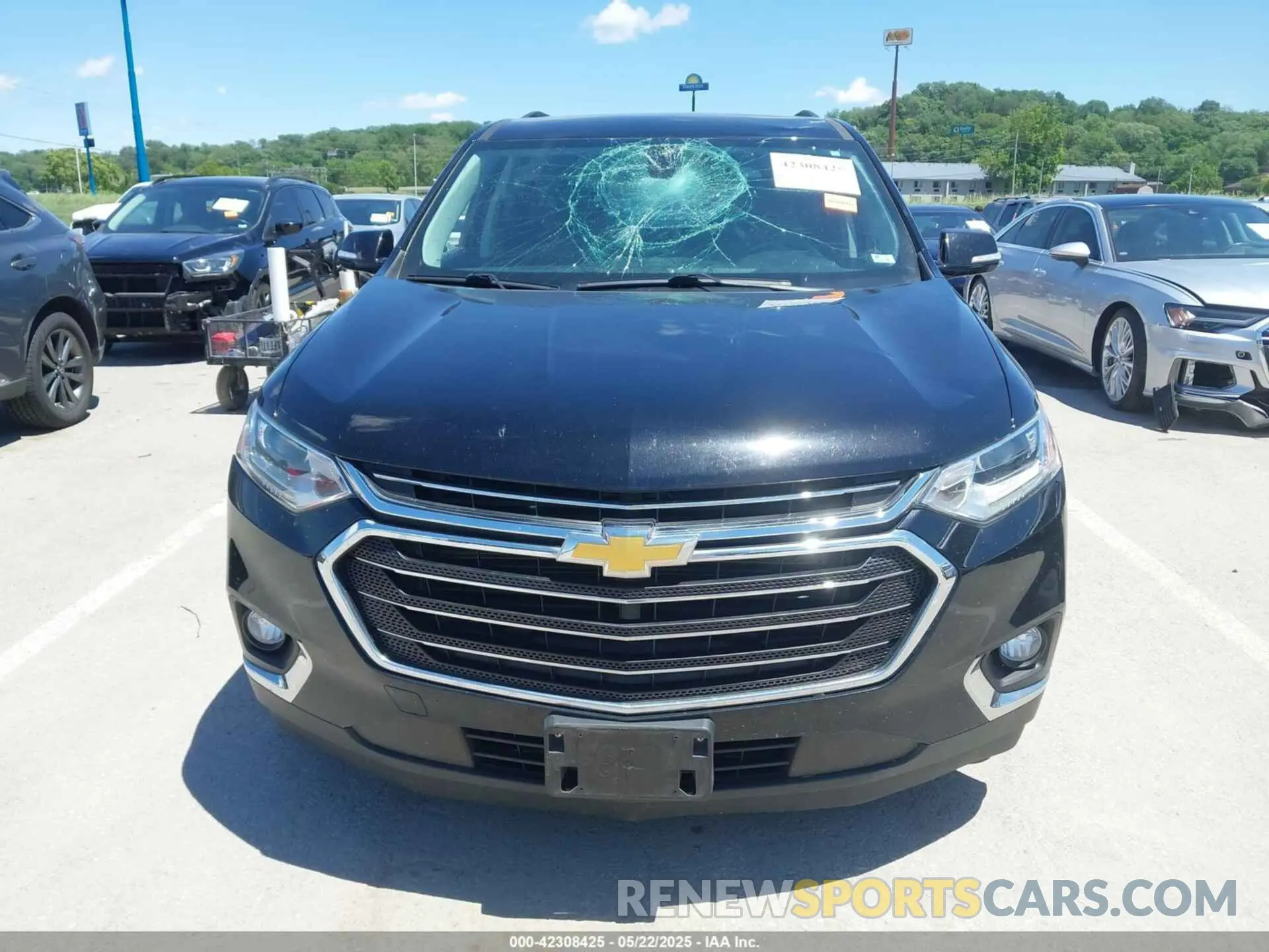 12 Фотография поврежденного автомобиля 1GNEVGKW8KJ175781 CHEVROLET TRAVERSE 2019