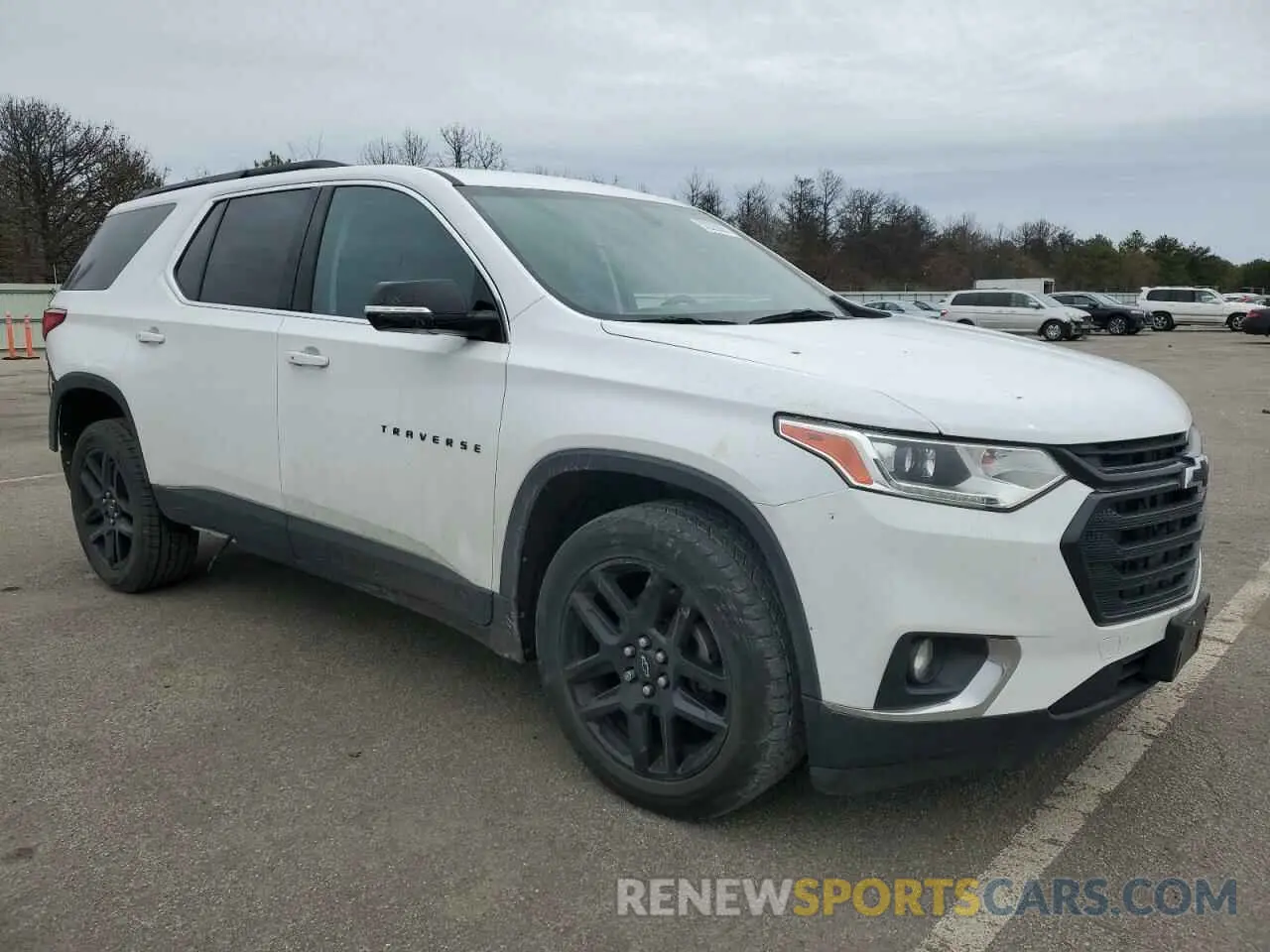 4 Photograph of a damaged car 1GNEVGKW9KJ116156 CHEVROLET TRAVERSE 2019