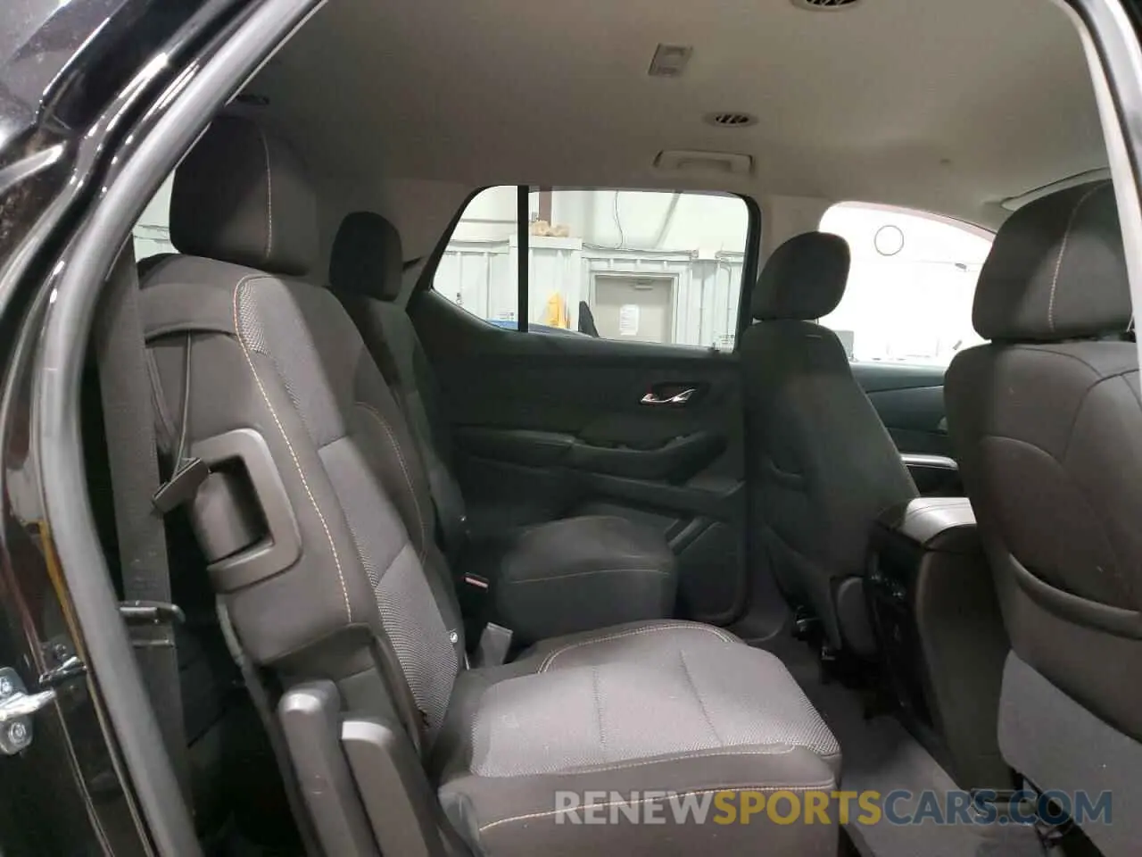 11 Photograph of a damaged car 1GNEVGKW9KJ188703 CHEVROLET TRAVERSE 2019