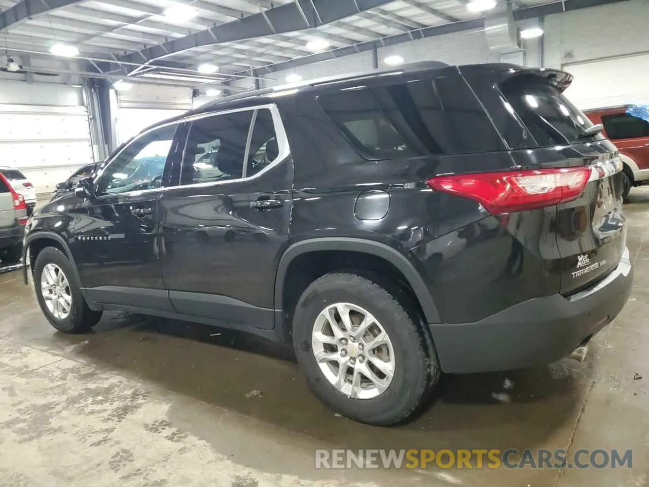 2 Фотография поврежденного автомобиля 1GNEVGKW9KJ236314 CHEVROLET TRAVERSE 2019