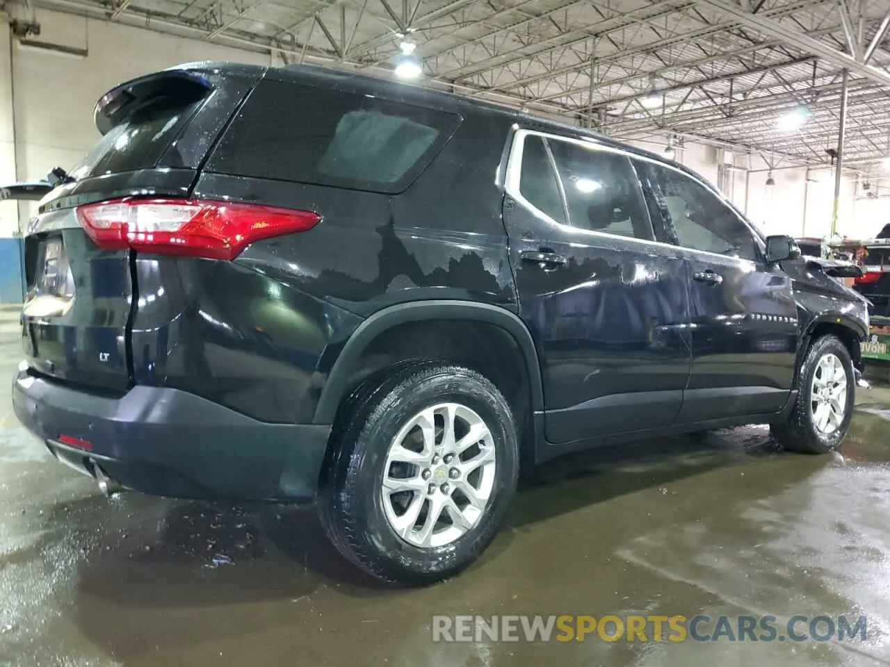 3 Photograph of a damaged car 1GNEVGKWXKJ310226 CHEVROLET TRAVERSE 2019