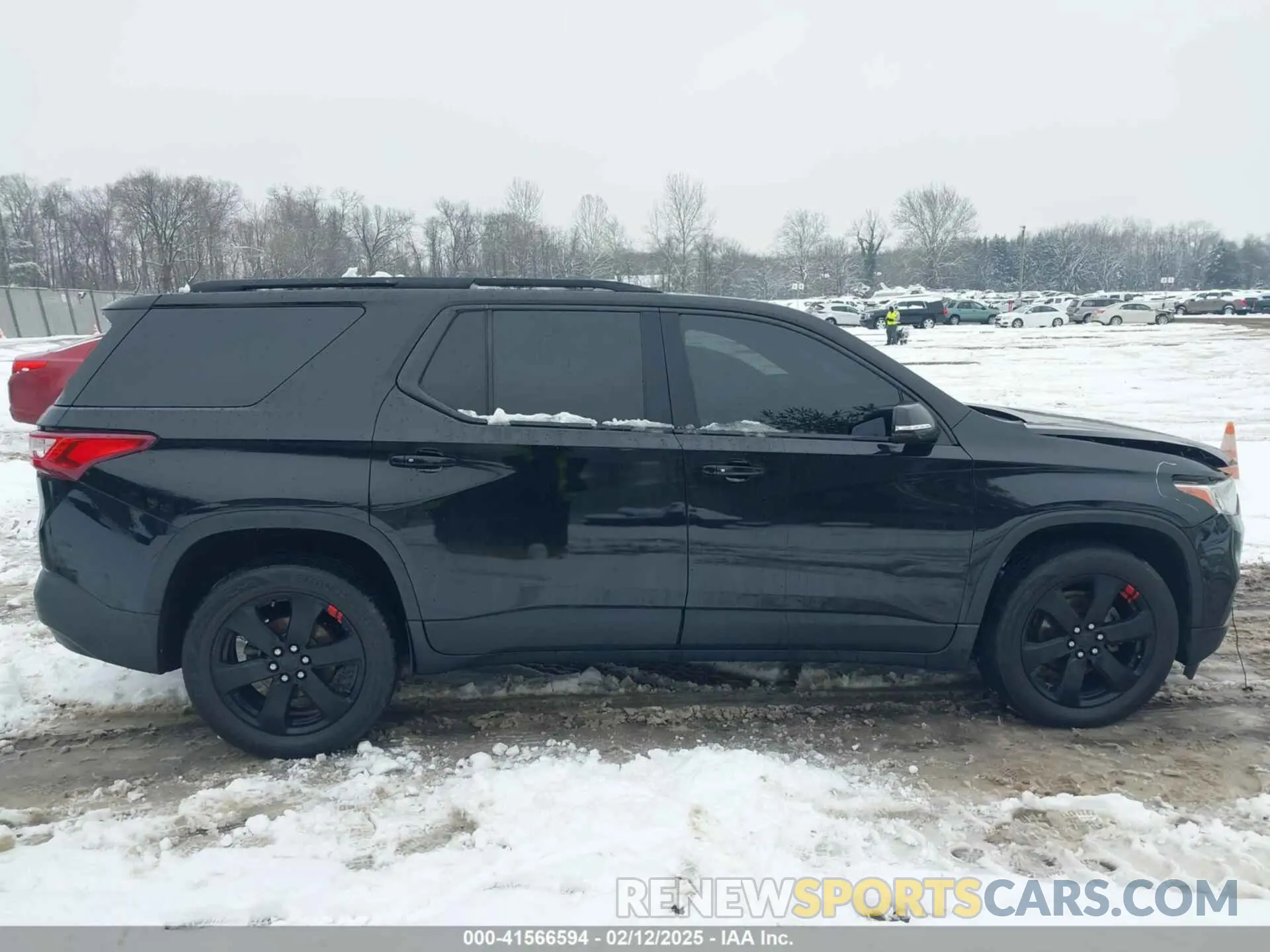 13 Photograph of a damaged car 1GNEVHKW0KJ118478 CHEVROLET TRAVERSE 2019
