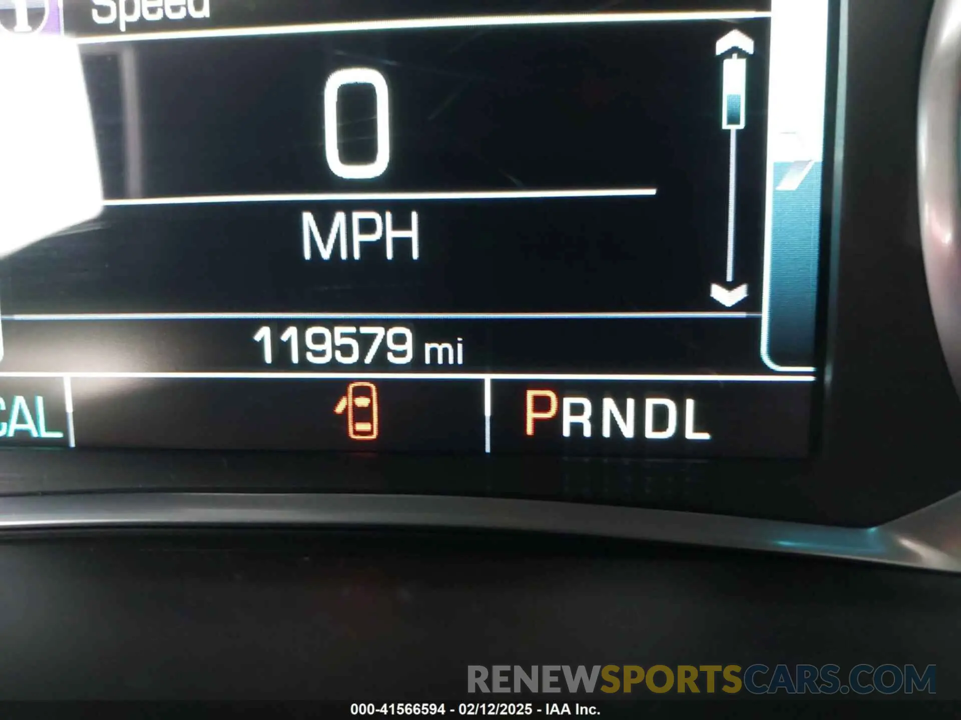 15 Photograph of a damaged car 1GNEVHKW0KJ118478 CHEVROLET TRAVERSE 2019