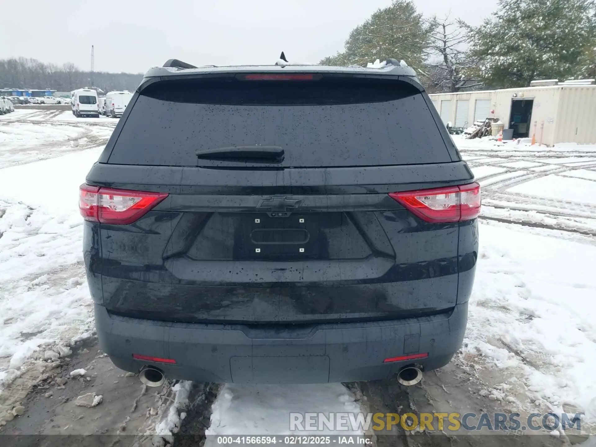 16 Photograph of a damaged car 1GNEVHKW0KJ118478 CHEVROLET TRAVERSE 2019