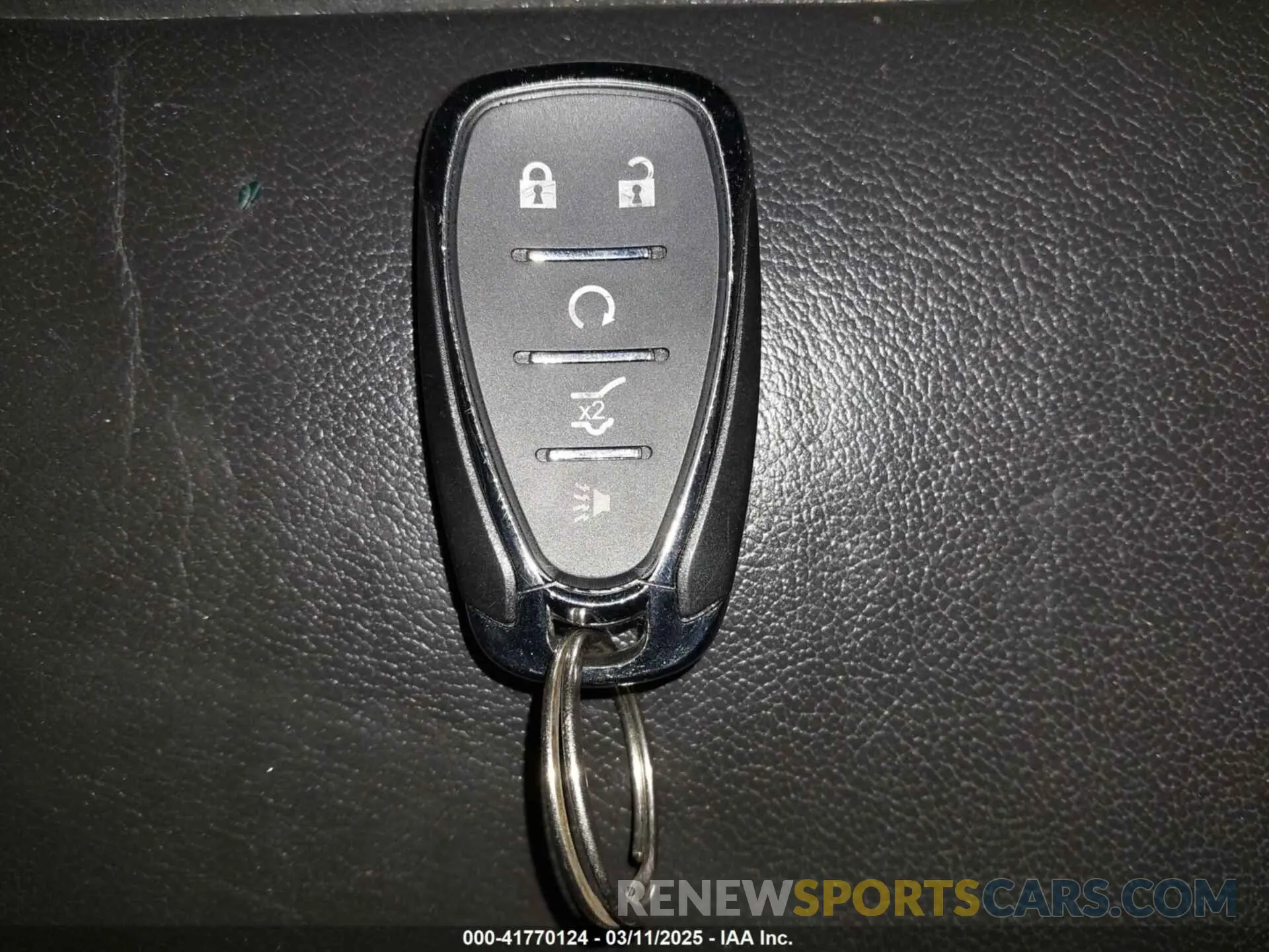 11 Photograph of a damaged car 1GNEVHKW1KJ192850 CHEVROLET TRAVERSE 2019