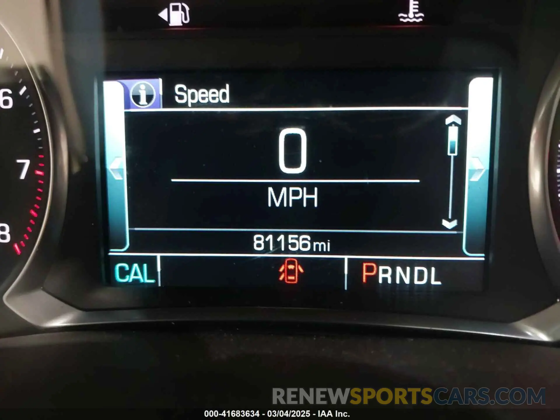 15 Photograph of a damaged car 1GNEVHKW1KJ290826 CHEVROLET TRAVERSE 2019