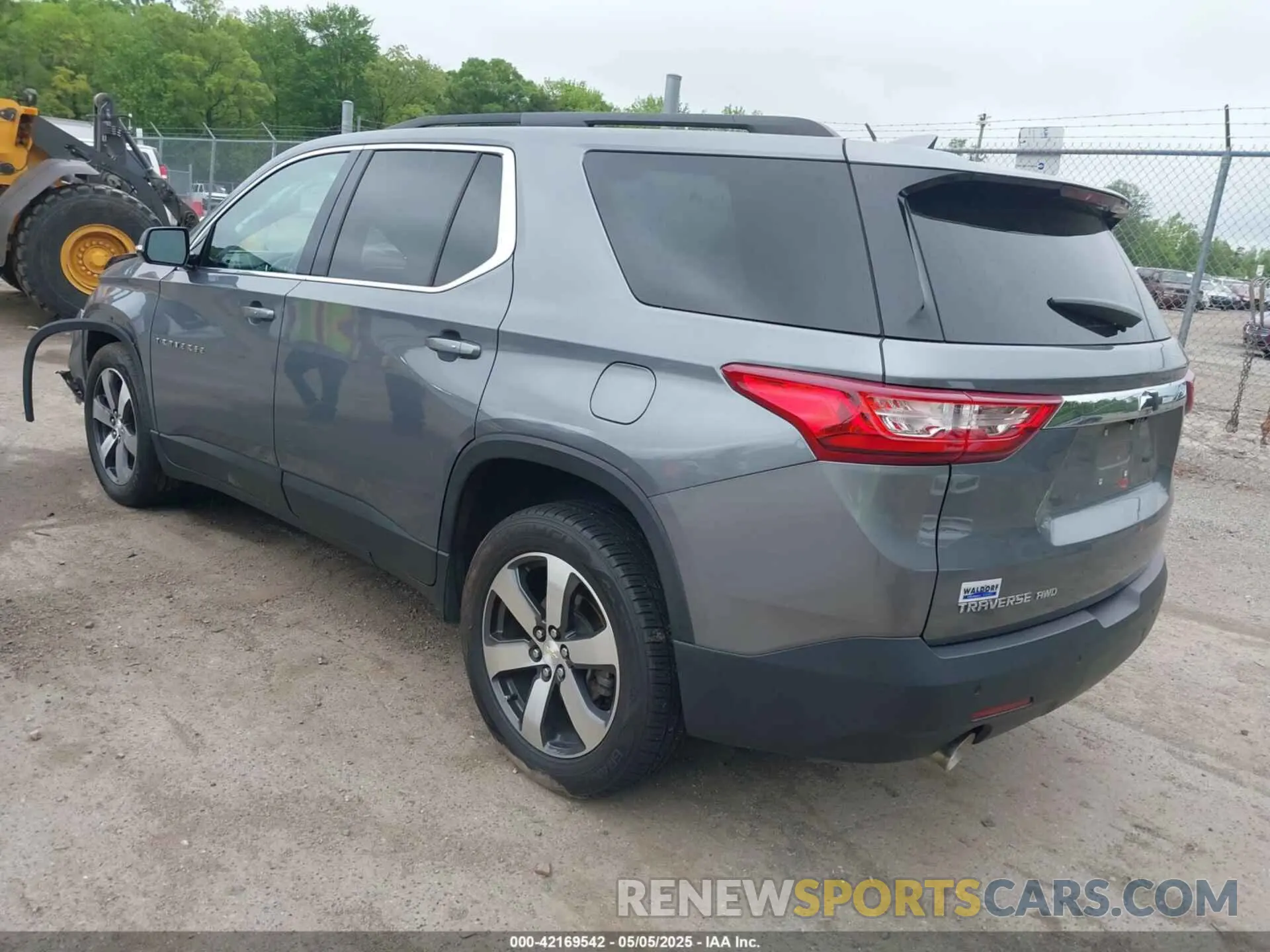 3 Photograph of a damaged car 1GNEVHKW2KJ141731 CHEVROLET TRAVERSE 2019