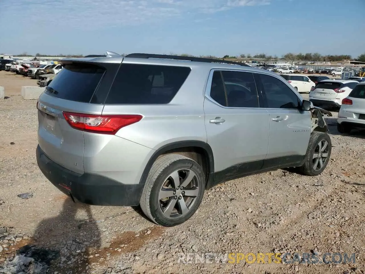 3 Photograph of a damaged car 1GNEVHKW2KJ189004 CHEVROLET TRAVERSE 2019
