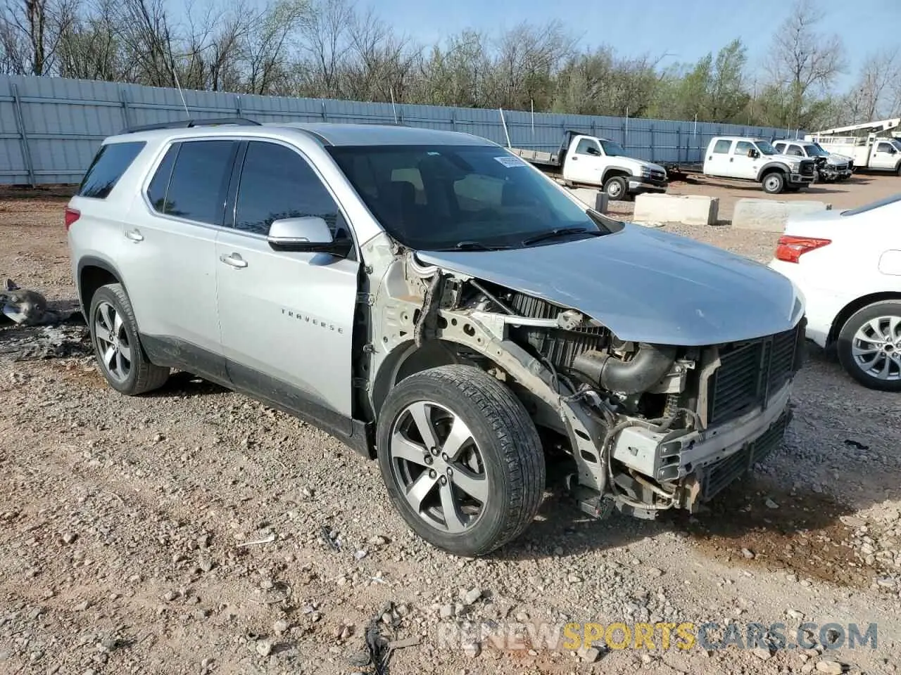 4 Photograph of a damaged car 1GNEVHKW2KJ189004 CHEVROLET TRAVERSE 2019