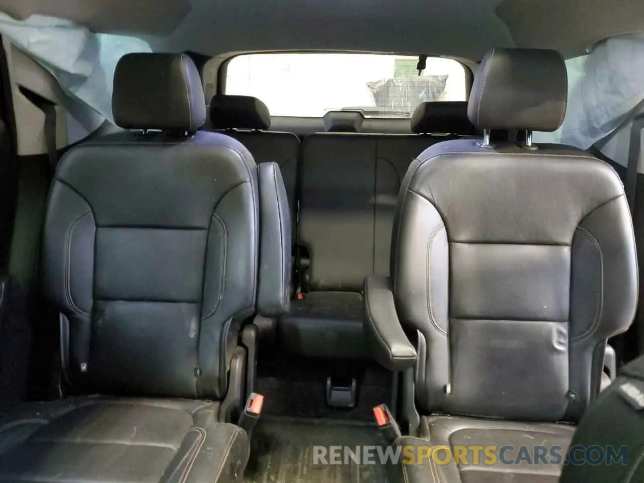 10 Photograph of a damaged car 1GNEVHKW3KJ306153 CHEVROLET TRAVERSE 2019