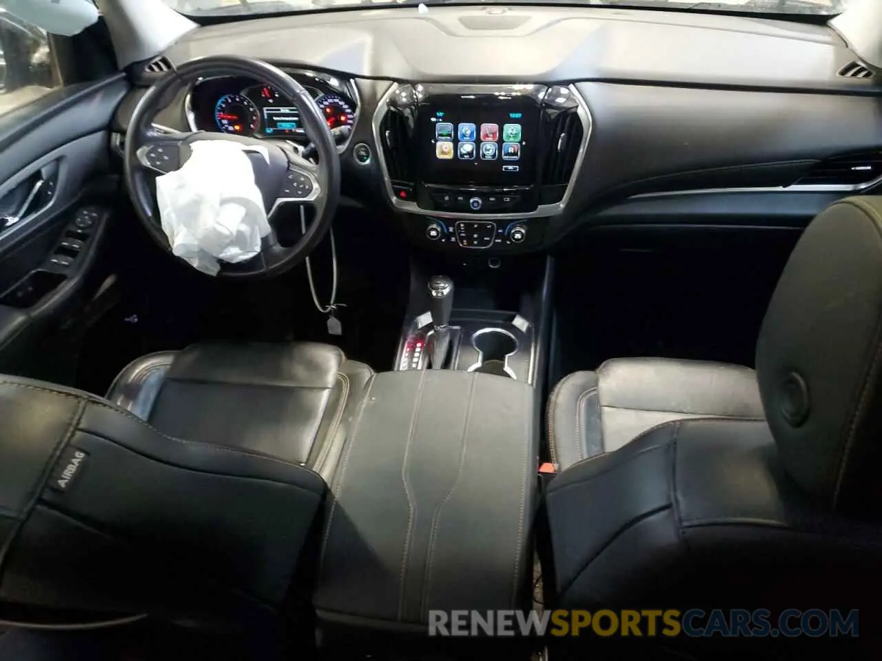 8 Photograph of a damaged car 1GNEVHKW3KJ306153 CHEVROLET TRAVERSE 2019
