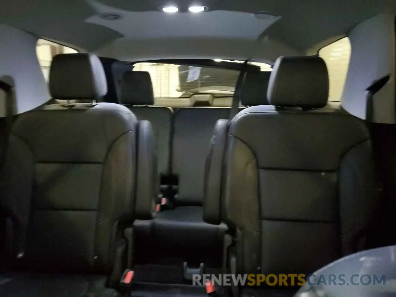 10 Photograph of a damaged car 1GNEVHKW5KJ205714 CHEVROLET TRAVERSE 2019
