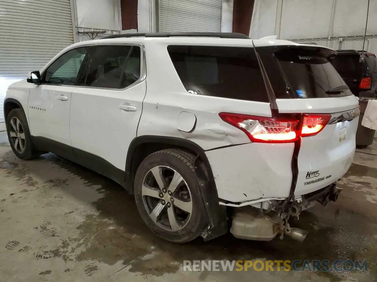 2 Photograph of a damaged car 1GNEVHKW5KJ205714 CHEVROLET TRAVERSE 2019