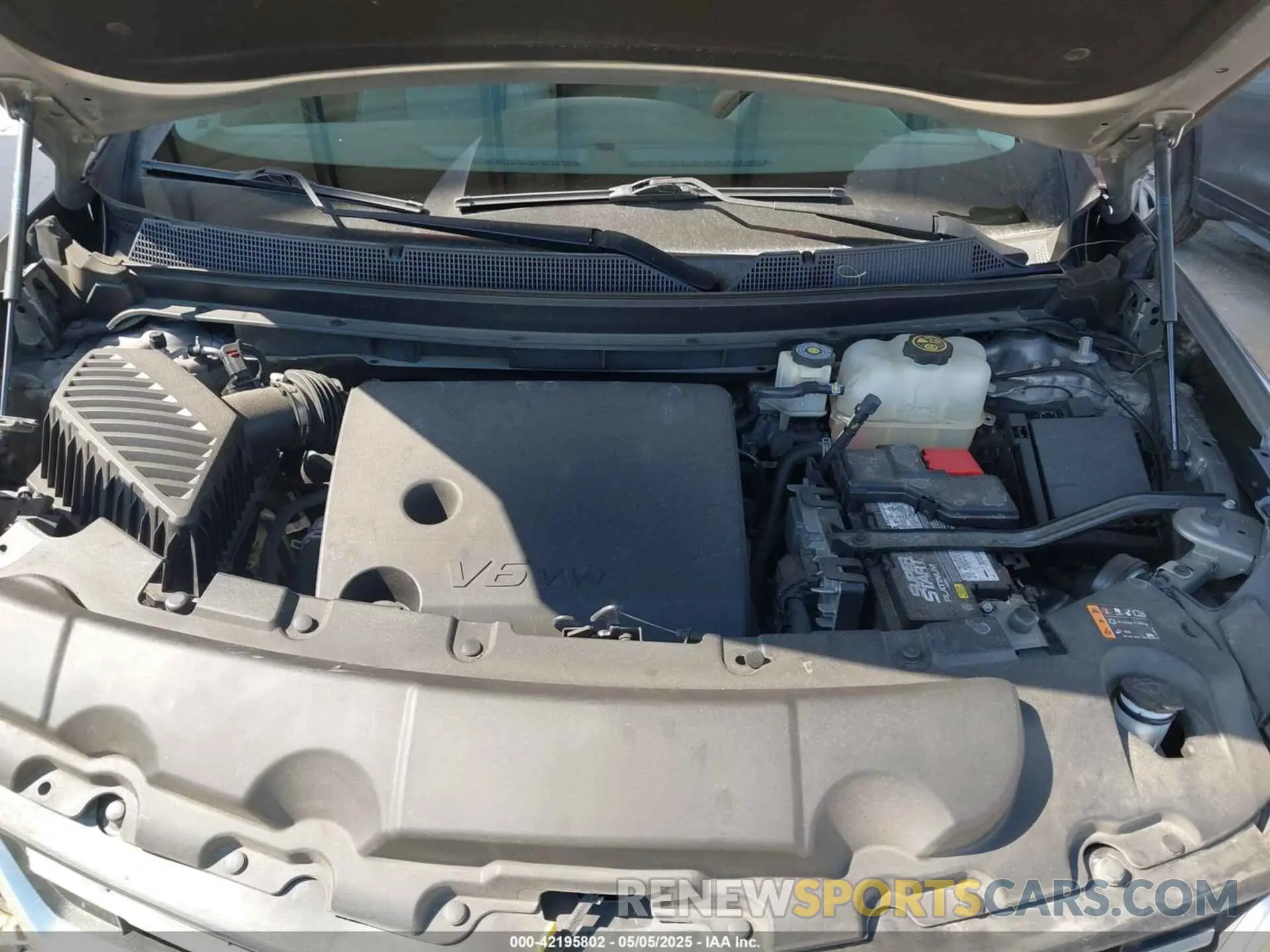 10 Photograph of a damaged car 1GNEVHKW6KJ209643 CHEVROLET TRAVERSE 2019