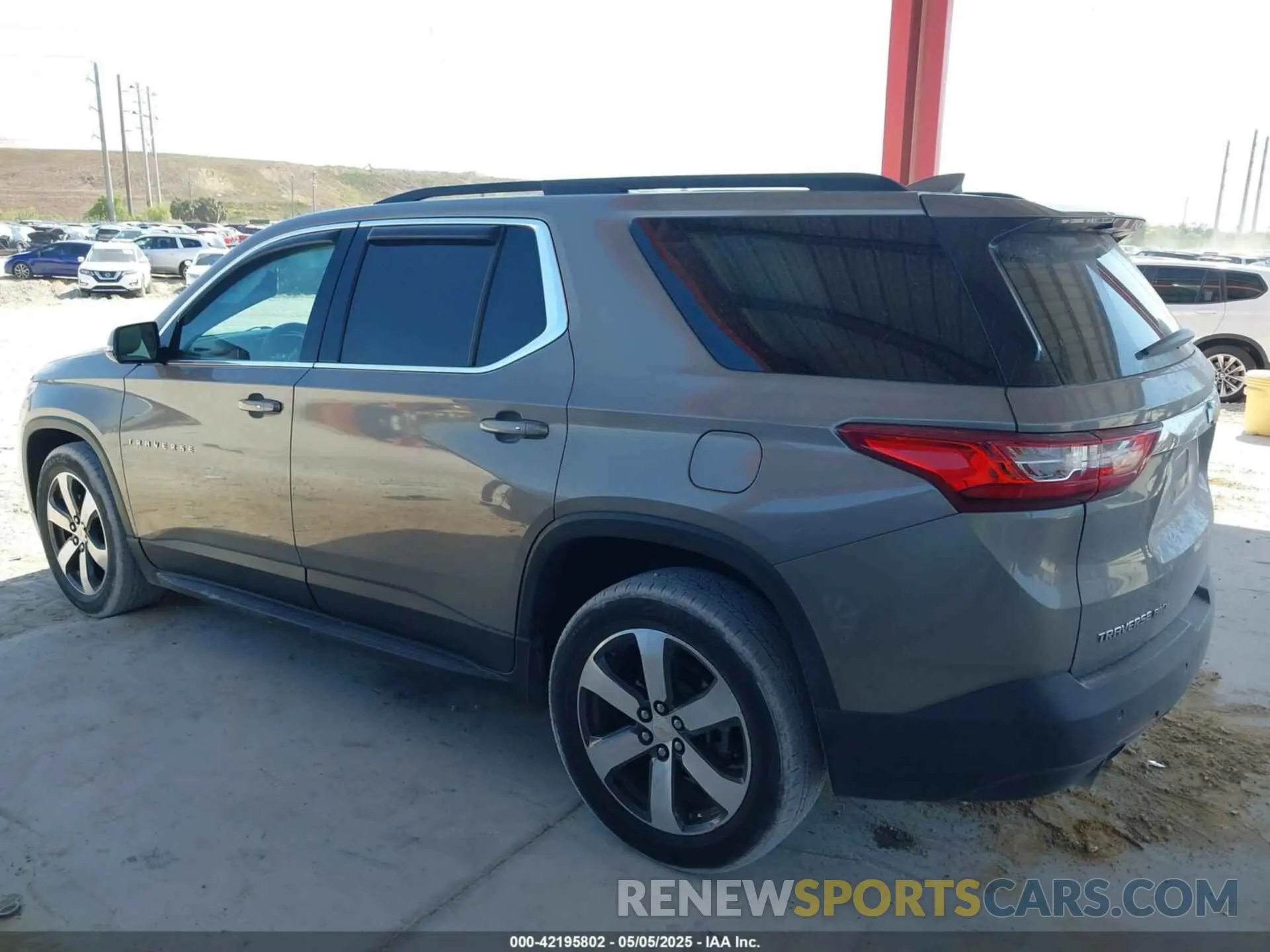 14 Photograph of a damaged car 1GNEVHKW6KJ209643 CHEVROLET TRAVERSE 2019