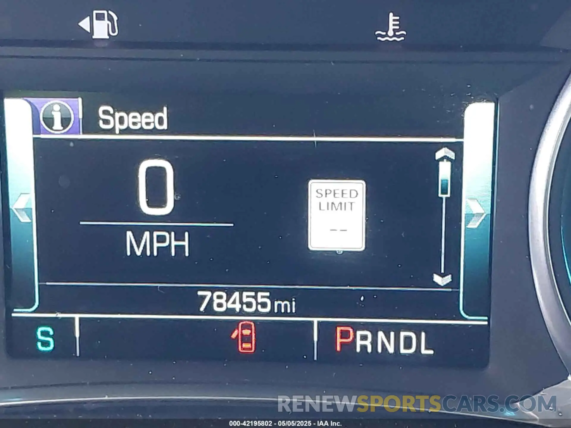 15 Photograph of a damaged car 1GNEVHKW6KJ209643 CHEVROLET TRAVERSE 2019