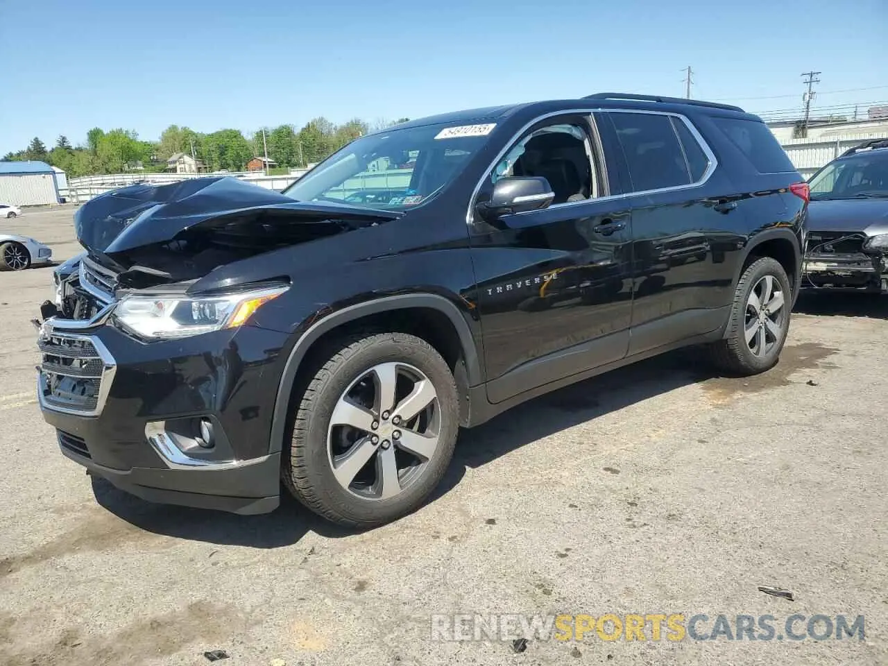 1 Photograph of a damaged car 1GNEVHKW7KJ164082 CHEVROLET TRAVERSE 2019