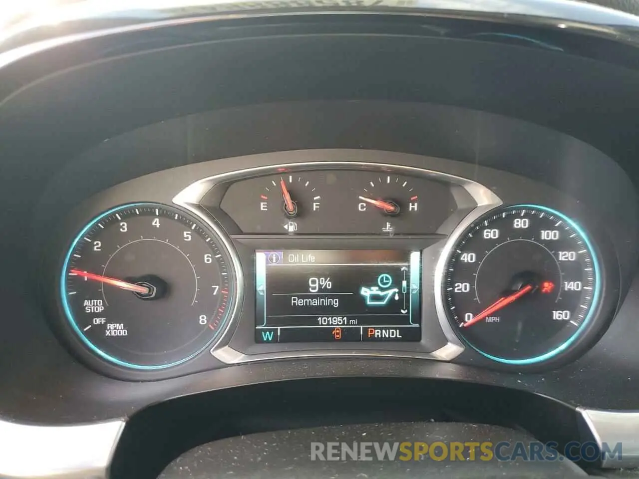 9 Photograph of a damaged car 1GNEVHKW8KJ252087 CHEVROLET TRAVERSE 2019