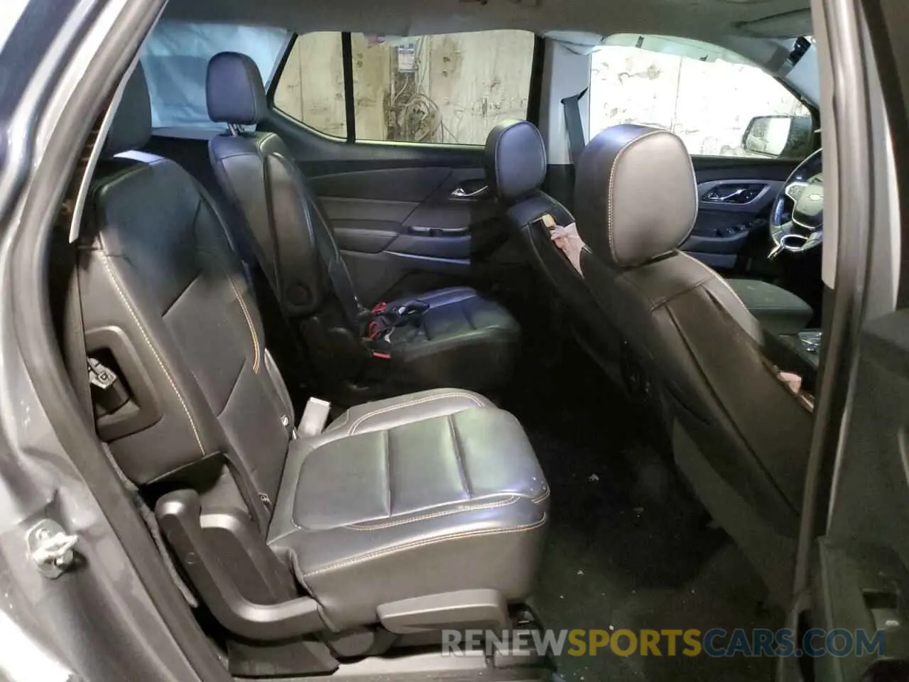 12 Photograph of a damaged car 1GNEVHKW9KJ205201 CHEVROLET TRAVERSE 2019