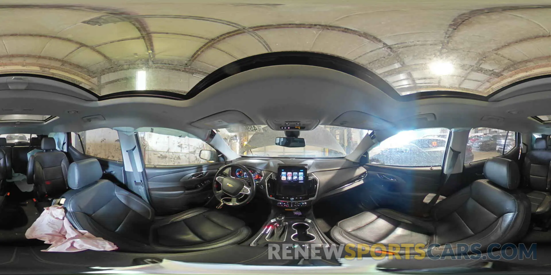 13 Photograph of a damaged car 1GNEVHKW9KJ205201 CHEVROLET TRAVERSE 2019