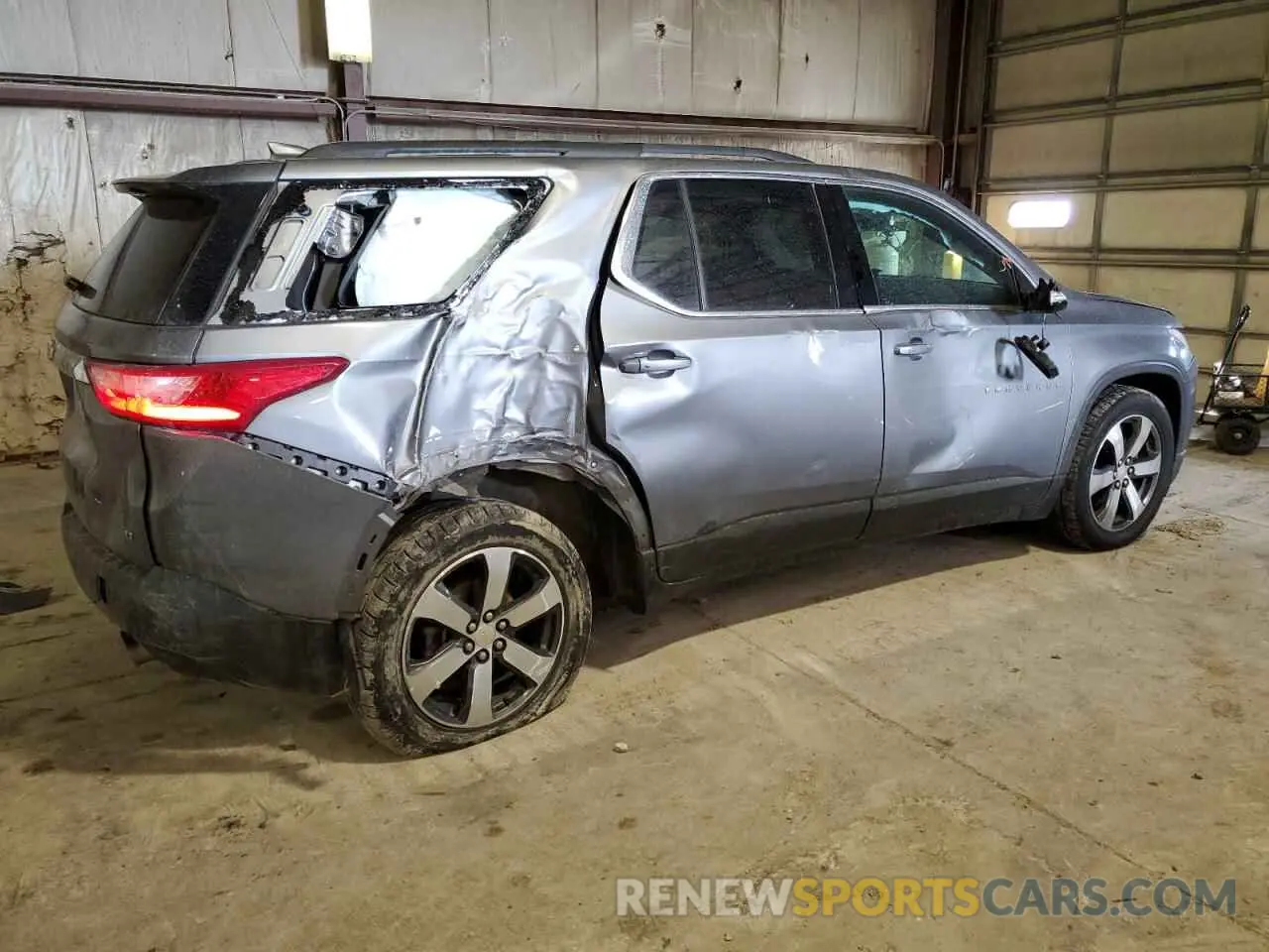 3 Photograph of a damaged car 1GNEVHKW9KJ205201 CHEVROLET TRAVERSE 2019