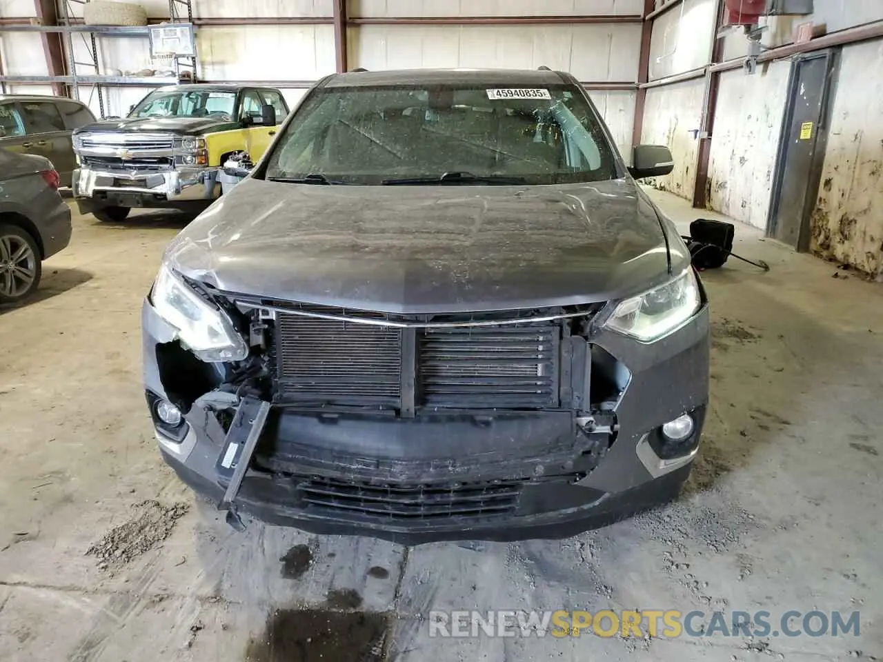 5 Photograph of a damaged car 1GNEVHKW9KJ205201 CHEVROLET TRAVERSE 2019