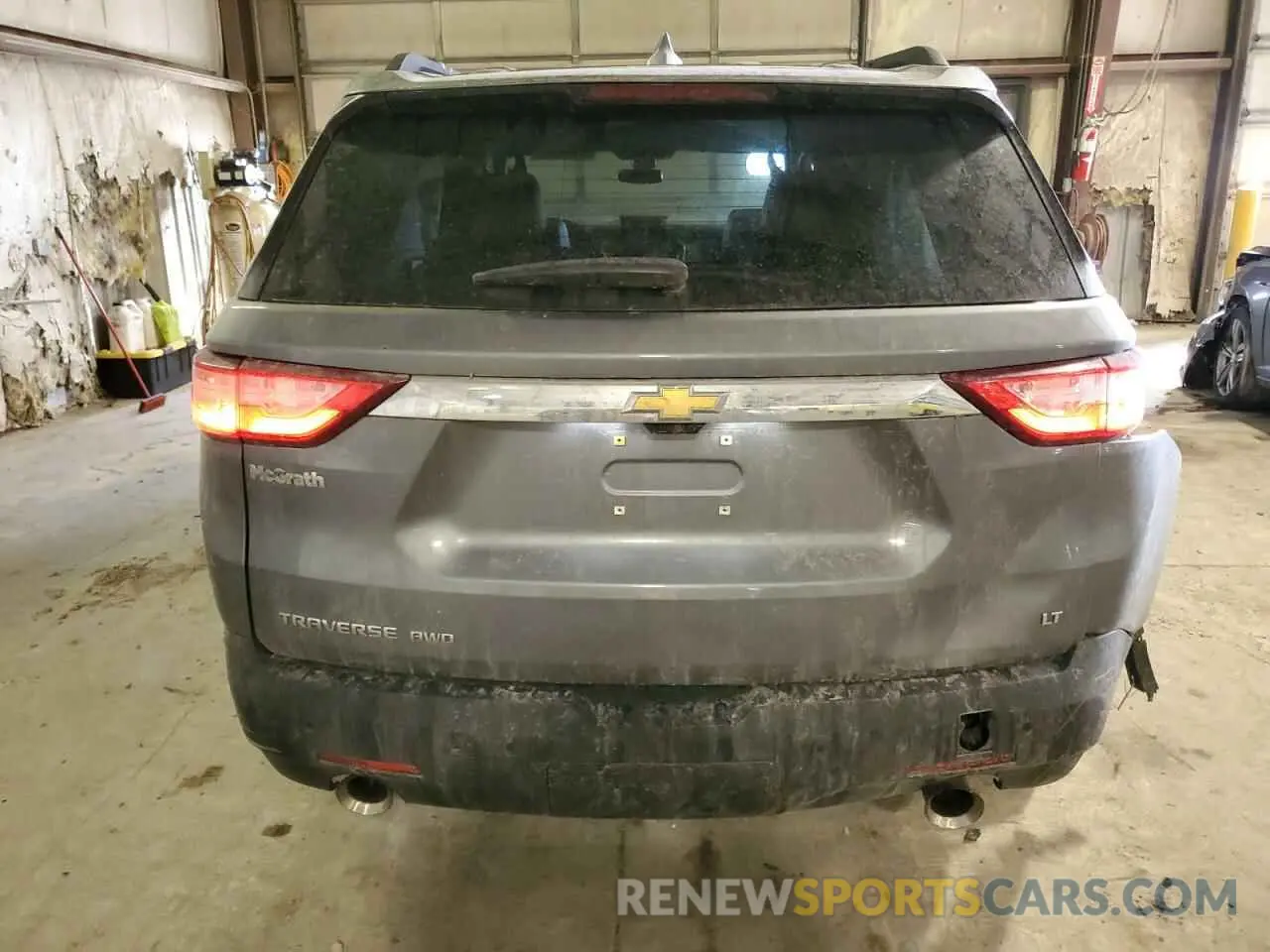 6 Photograph of a damaged car 1GNEVHKW9KJ205201 CHEVROLET TRAVERSE 2019