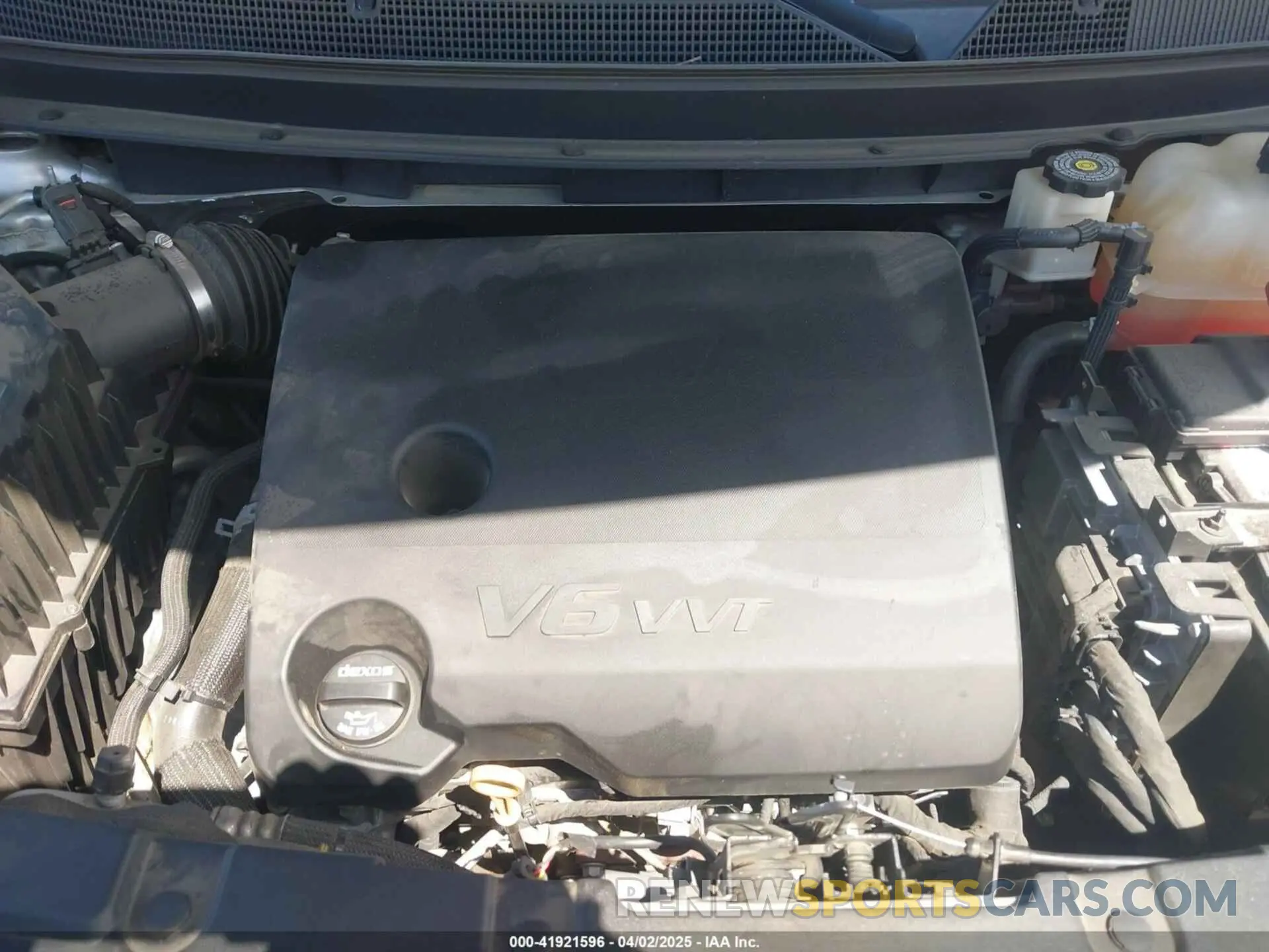 10 Photograph of a damaged car 1GNEVHKWXK1244900 CHEVROLET TRAVERSE 2019