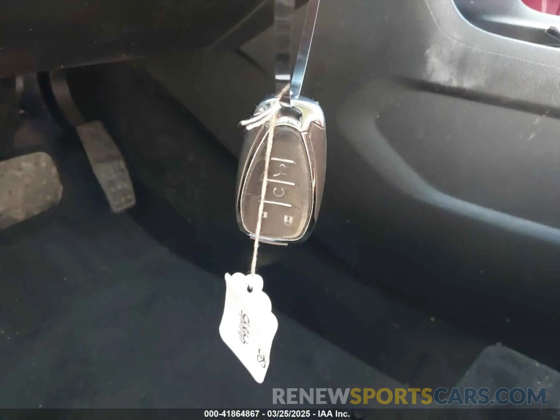11 Photograph of a damaged car 1GNEVJKW1KJ114107 CHEVROLET TRAVERSE 2019