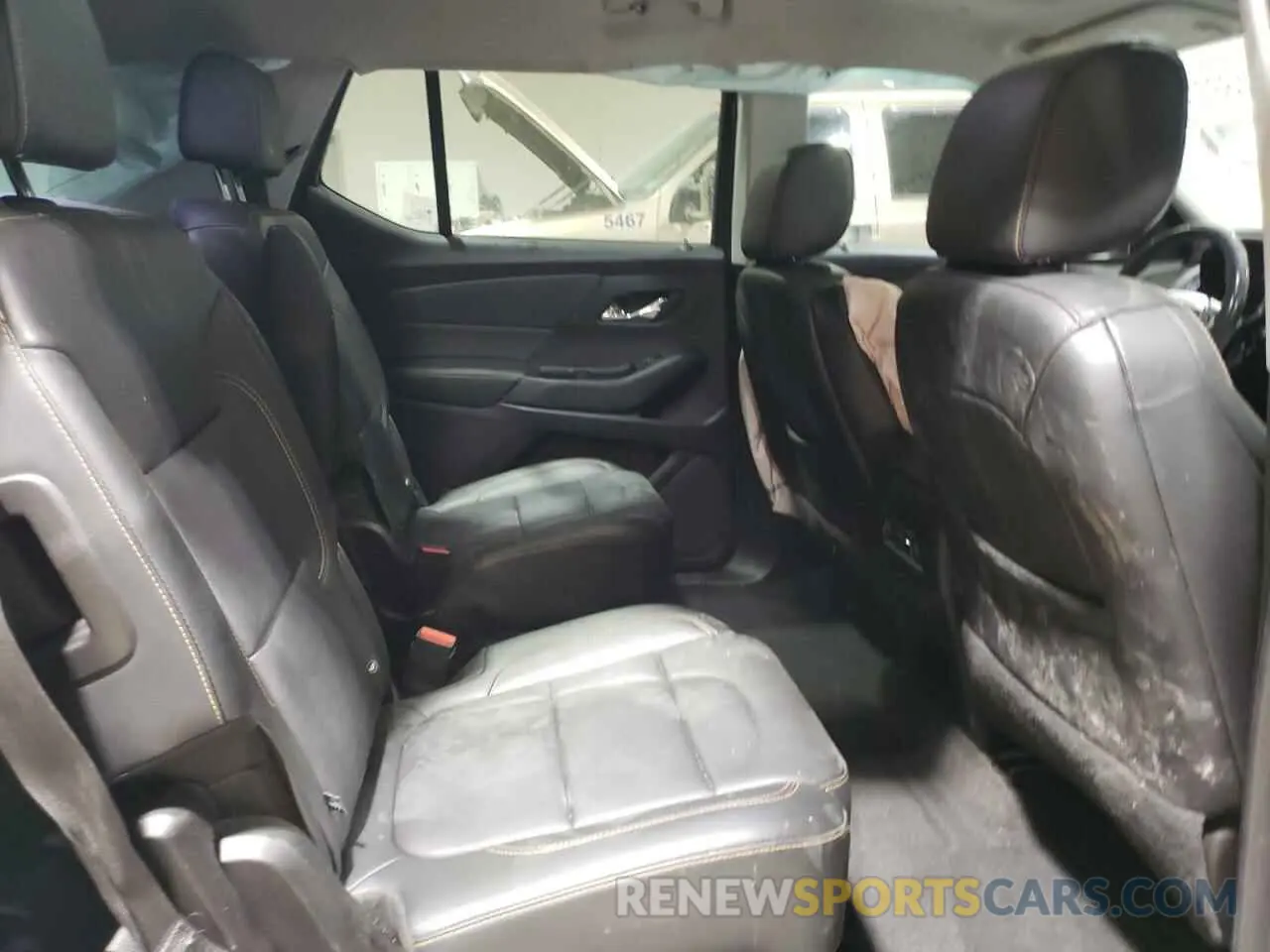 12 Photograph of a damaged car 1GNEVJKW4KJ211334 CHEVROLET TRAVERSE 2019