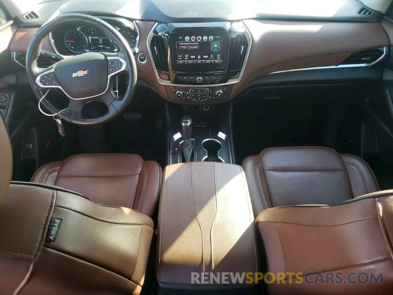8 Photograph of a damaged car 1GNEVJKW9KJ201768 CHEVROLET TRAVERSE 2019