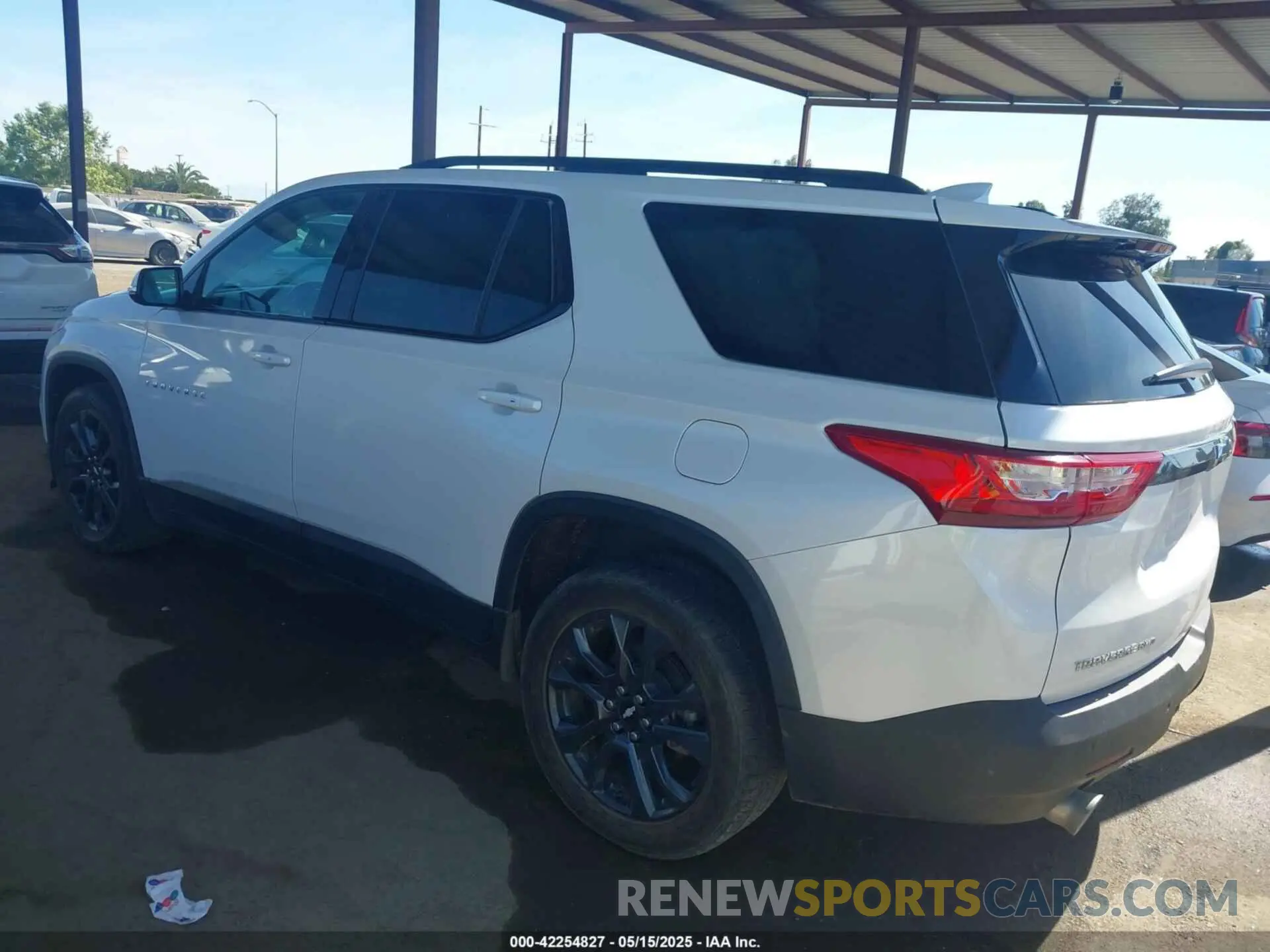 3 Фотография поврежденного автомобиля 1GNEVJKW9KJ238366 CHEVROLET TRAVERSE 2019