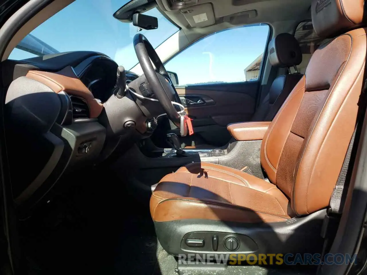 7 Photograph of a damaged car 1GNEVJKWXKJ141872 CHEVROLET TRAVERSE 2019
