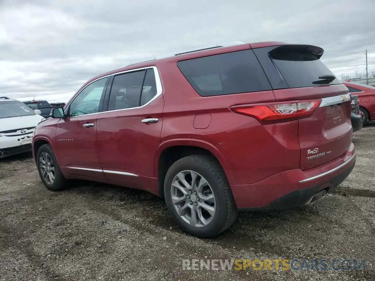 2 Фотография поврежденного автомобиля 1GNEVKKW1KJ162308 CHEVROLET TRAVERSE 2019