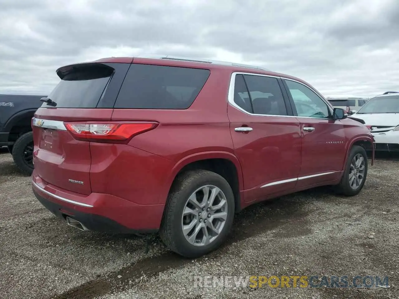 3 Фотография поврежденного автомобиля 1GNEVKKW1KJ162308 CHEVROLET TRAVERSE 2019