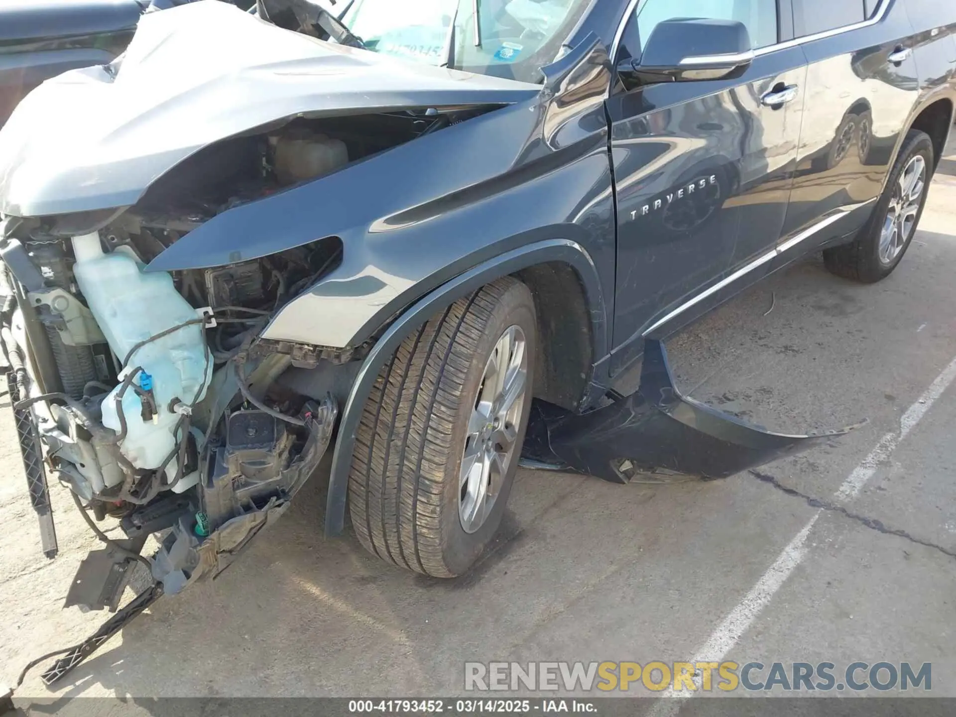 19 Фотография поврежденного автомобиля 1GNEVKKW3KJ200976 CHEVROLET TRAVERSE 2019