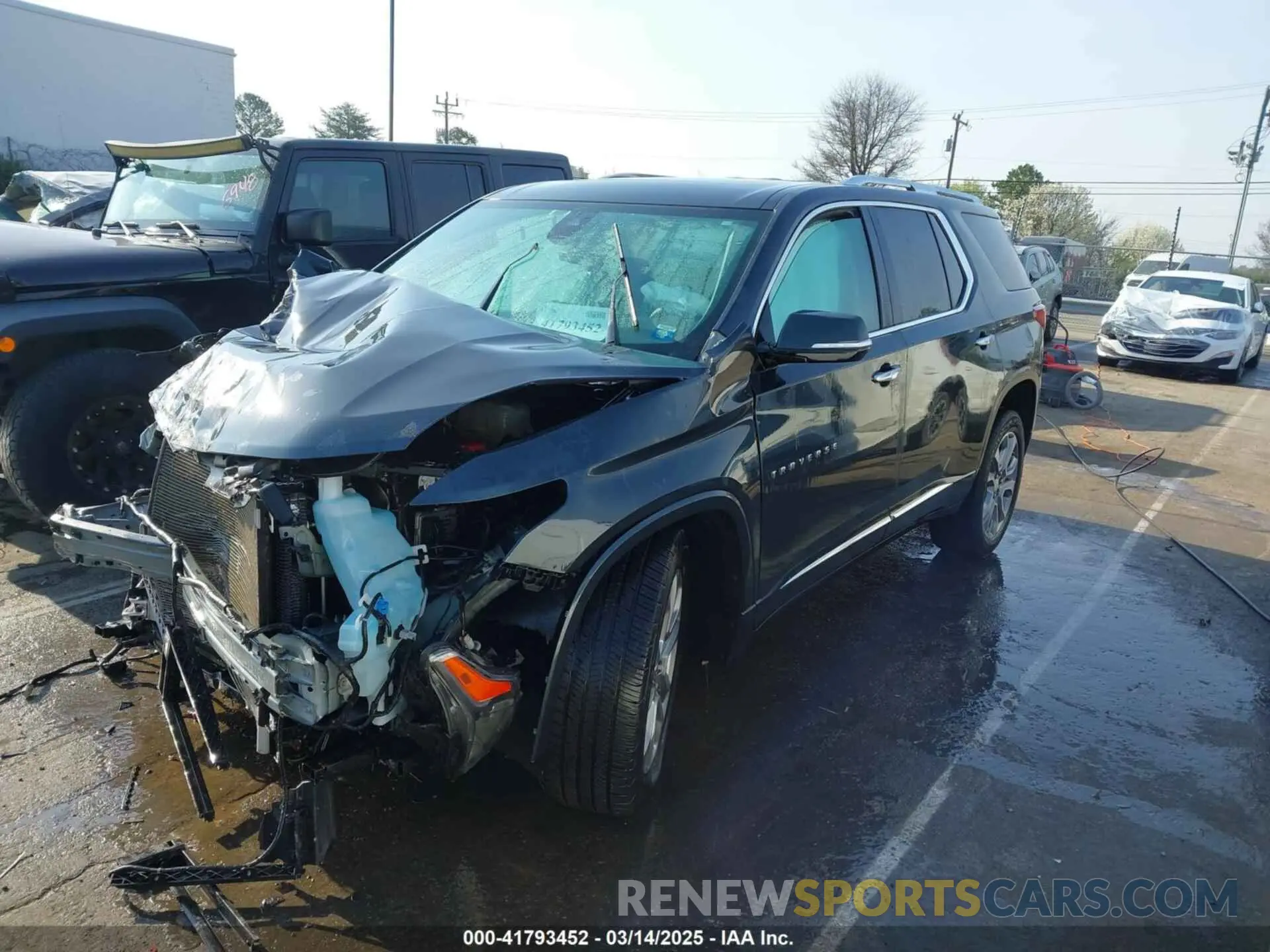 2 Фотография поврежденного автомобиля 1GNEVKKW3KJ200976 CHEVROLET TRAVERSE 2019
