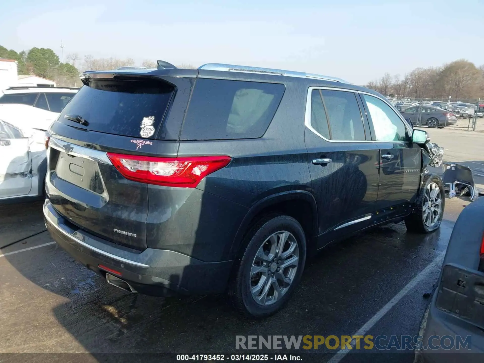4 Фотография поврежденного автомобиля 1GNEVKKW3KJ200976 CHEVROLET TRAVERSE 2019