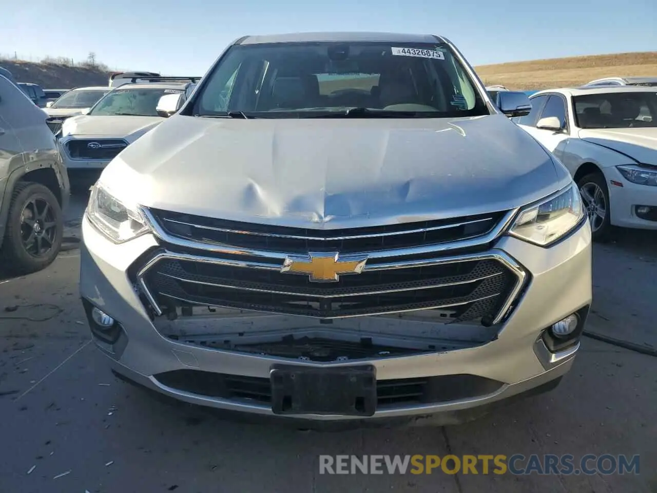 5 Фотография поврежденного автомобиля 1GNEVKKW6KJ154057 CHEVROLET TRAVERSE 2019